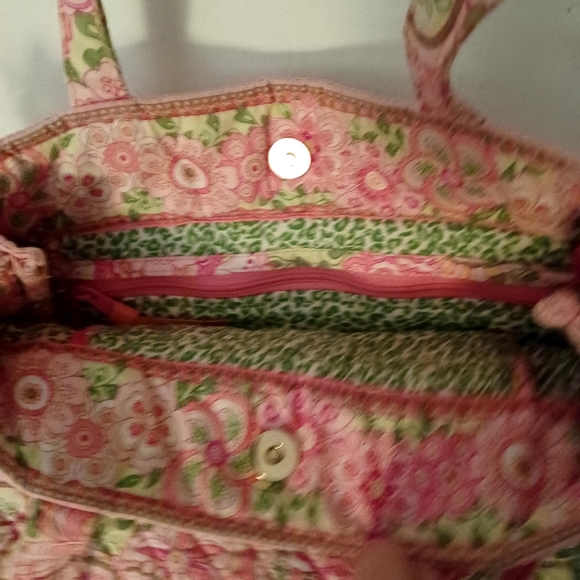 Vera Bradley (hipster) Bag, 14"x 9.75" Washable, Lightweight, Pink/Orange - Picture 2 of 4